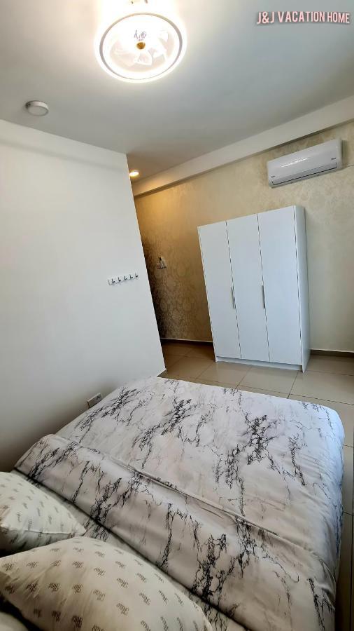 J&J Vacation Home@Novo8 Residence Kampong Tambak Εξωτερικό φωτογραφία
