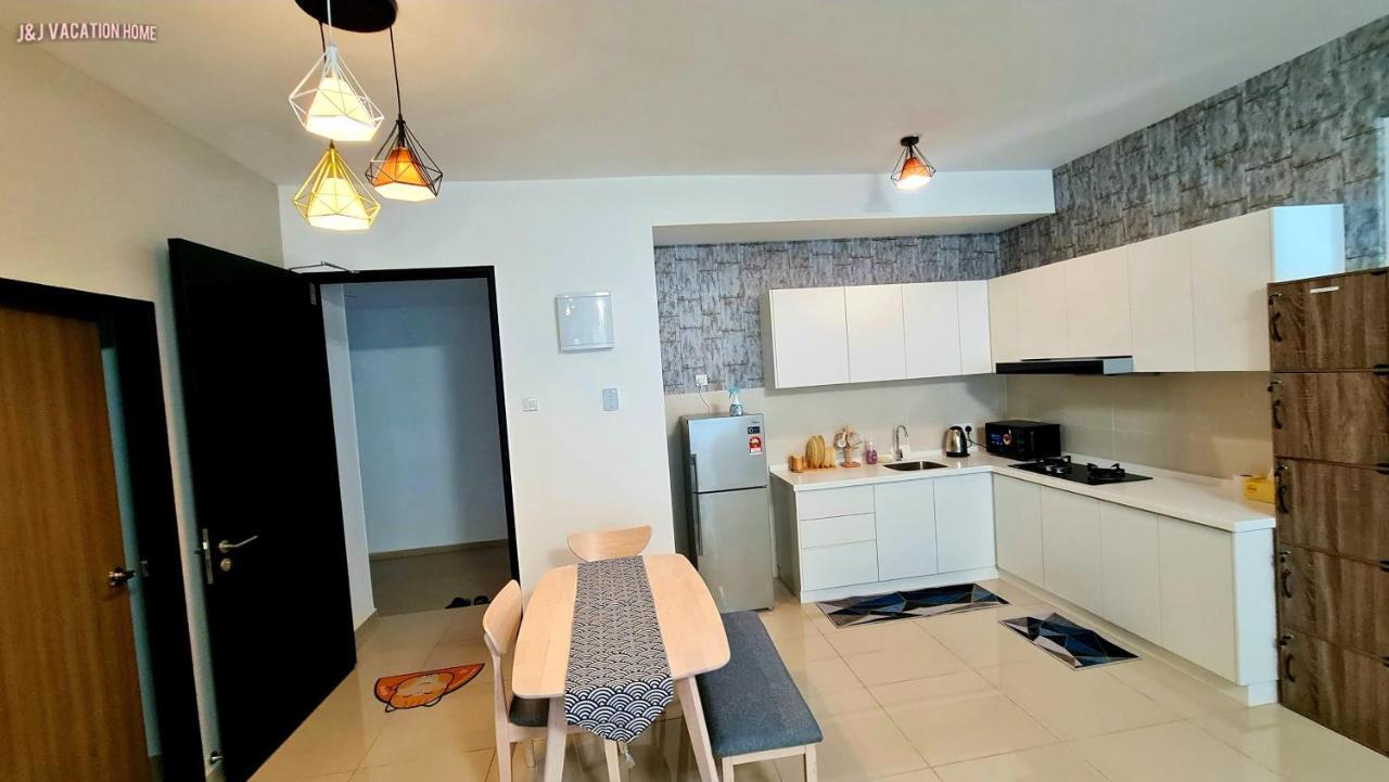 J&J Vacation Home@Novo8 Residence Kampong Tambak Εξωτερικό φωτογραφία