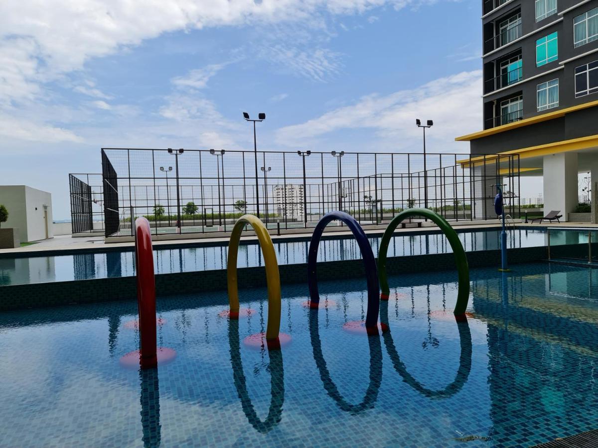 J&J Vacation Home@Novo8 Residence Kampong Tambak Εξωτερικό φωτογραφία
