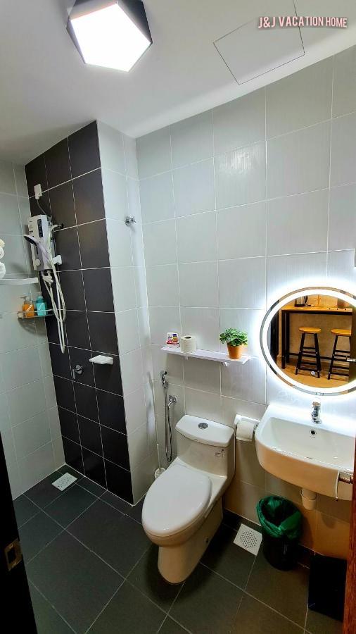 J&J Vacation Home@Novo8 Residence Kampong Tambak Εξωτερικό φωτογραφία