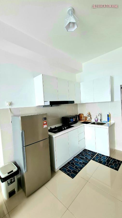 J&J Vacation Home@Novo8 Residence Kampong Tambak Εξωτερικό φωτογραφία