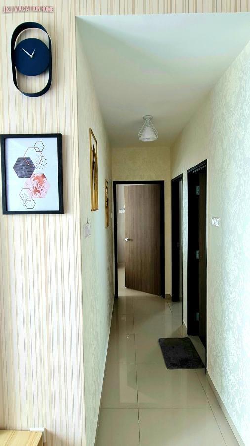 J&J Vacation Home@Novo8 Residence Kampong Tambak Εξωτερικό φωτογραφία