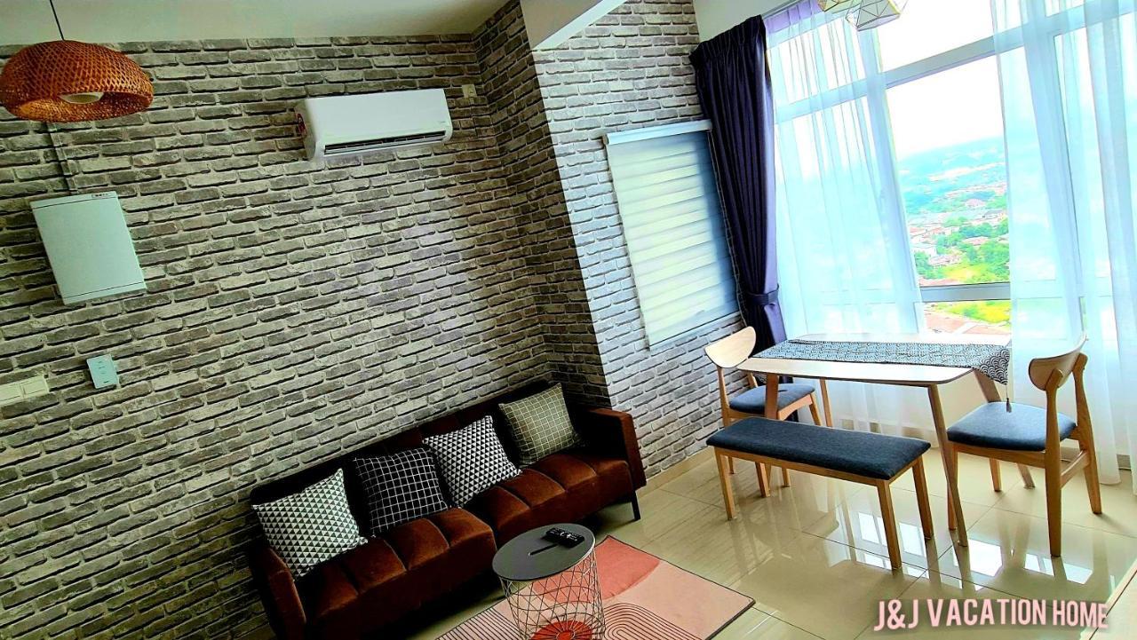 J&J Vacation Home@Novo8 Residence Kampong Tambak Εξωτερικό φωτογραφία