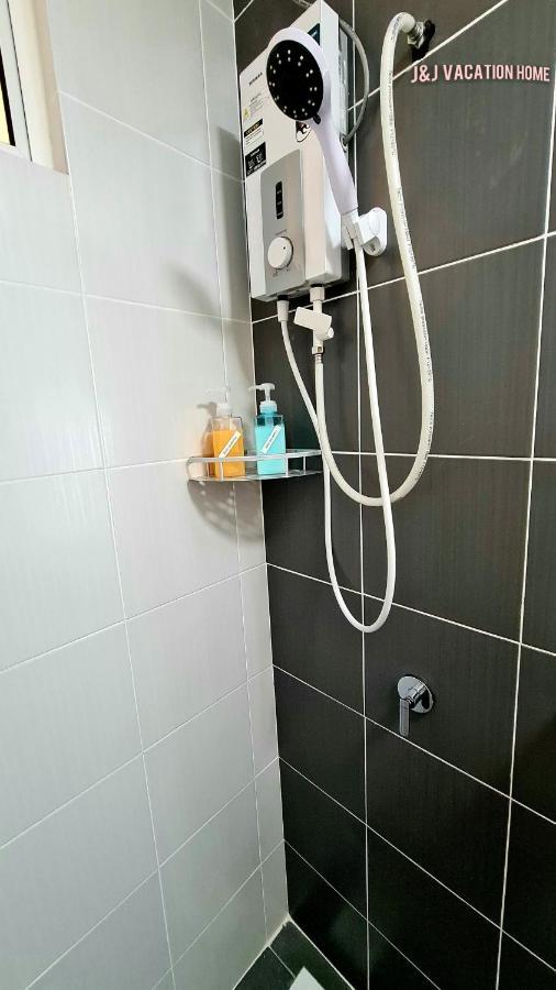 J&J Vacation Home@Novo8 Residence Kampong Tambak Εξωτερικό φωτογραφία