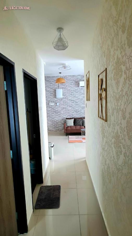 J&J Vacation Home@Novo8 Residence Kampong Tambak Εξωτερικό φωτογραφία