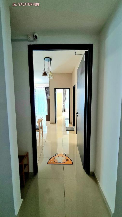J&J Vacation Home@Novo8 Residence Kampong Tambak Εξωτερικό φωτογραφία