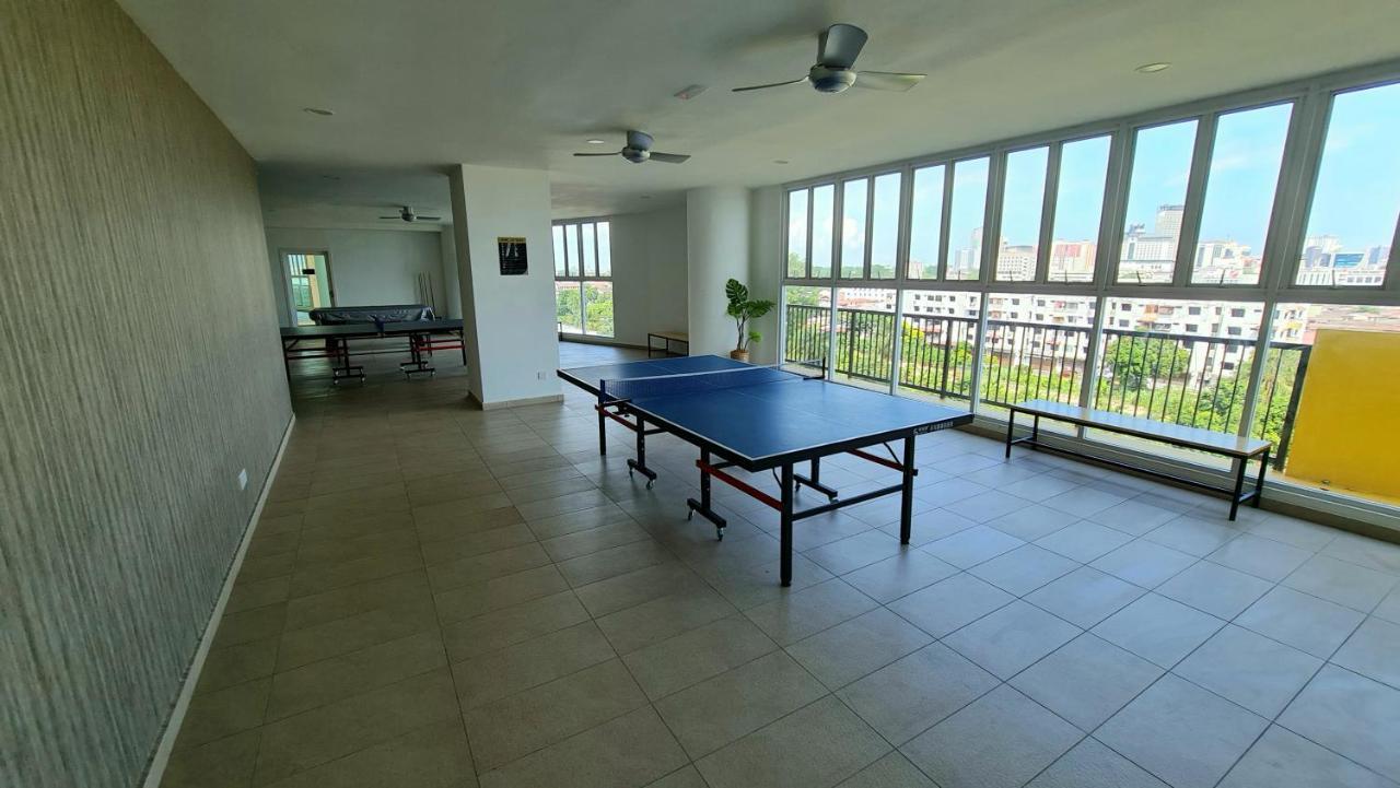 J&J Vacation Home@Novo8 Residence Kampong Tambak Εξωτερικό φωτογραφία
